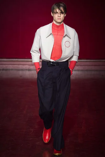 Look 11